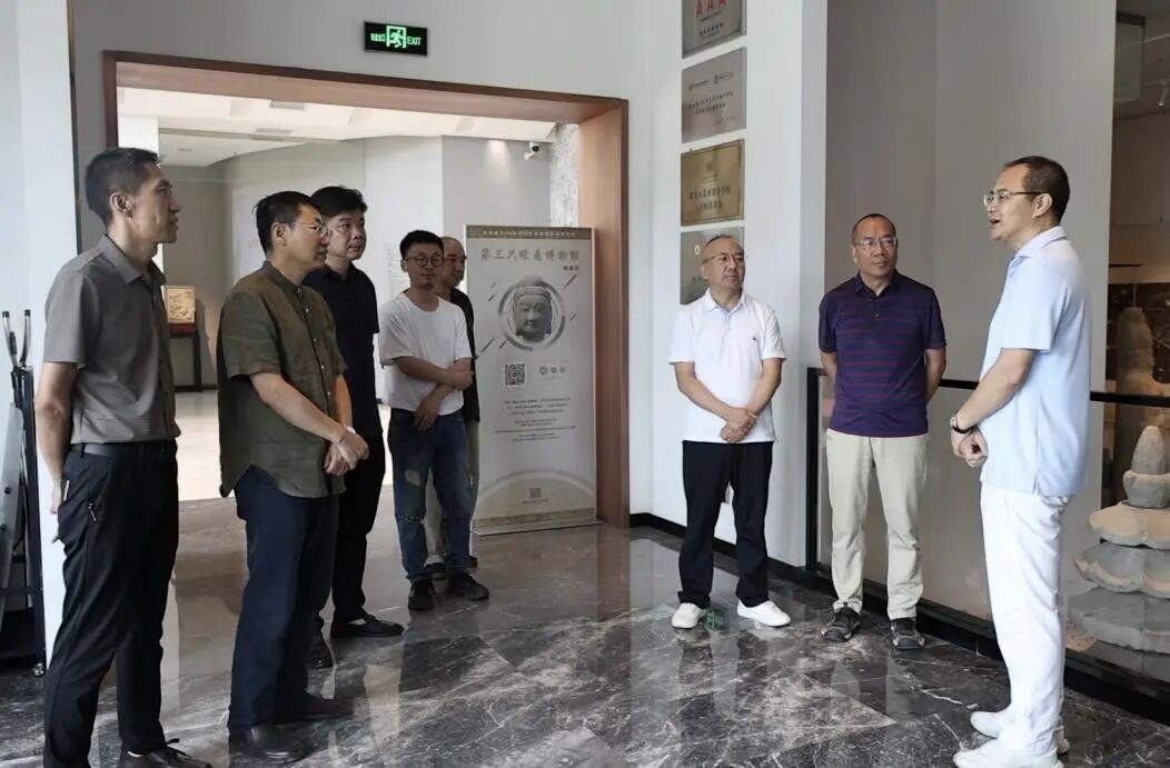 落实方红卫书记调研全市博物馆运行情况时的重要指示精神，我馆组织专家召开“汉唐石刻话汉唐”主题研讨会